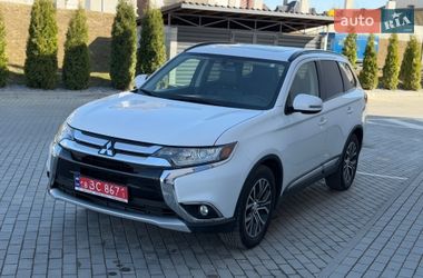 Внедорожник / Кроссовер Mitsubishi Outlander 2015 в Ровно