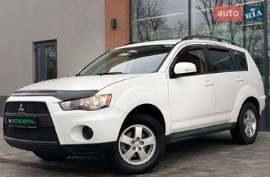 Позашляховик / Кросовер Mitsubishi Outlander 2011 в Києві