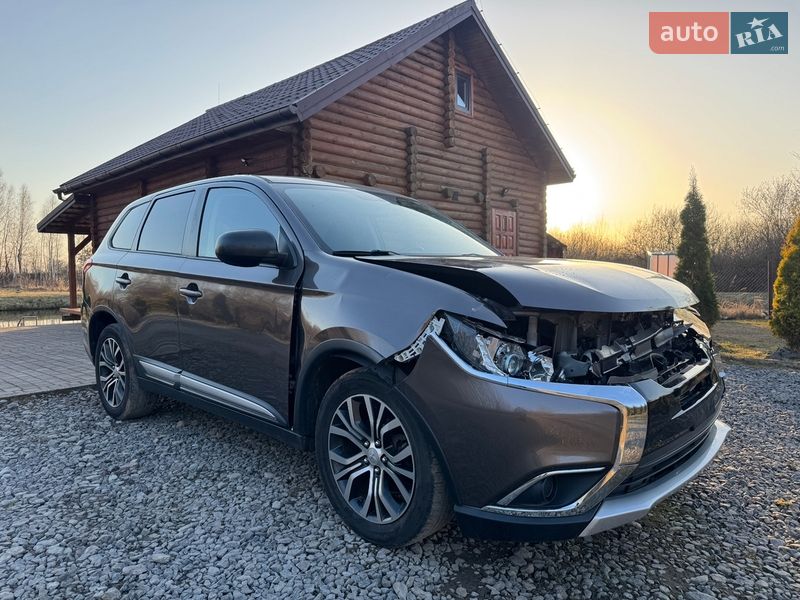 Внедорожник / Кроссовер Mitsubishi Outlander 2016 в Яворове фото Внедорожник / Кроссовер Mitsubishi Outlander 2016 в Яворове