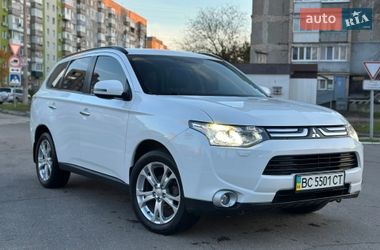 Внедорожник / Кроссовер Mitsubishi Outlander 2012 в Александрие