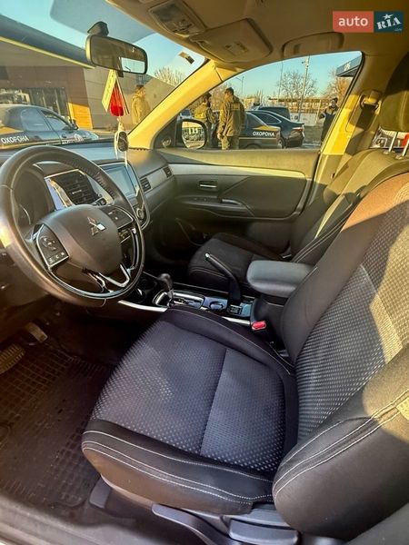 Внедорожник / Кроссовер Mitsubishi Outlander 2018 в Днепре
