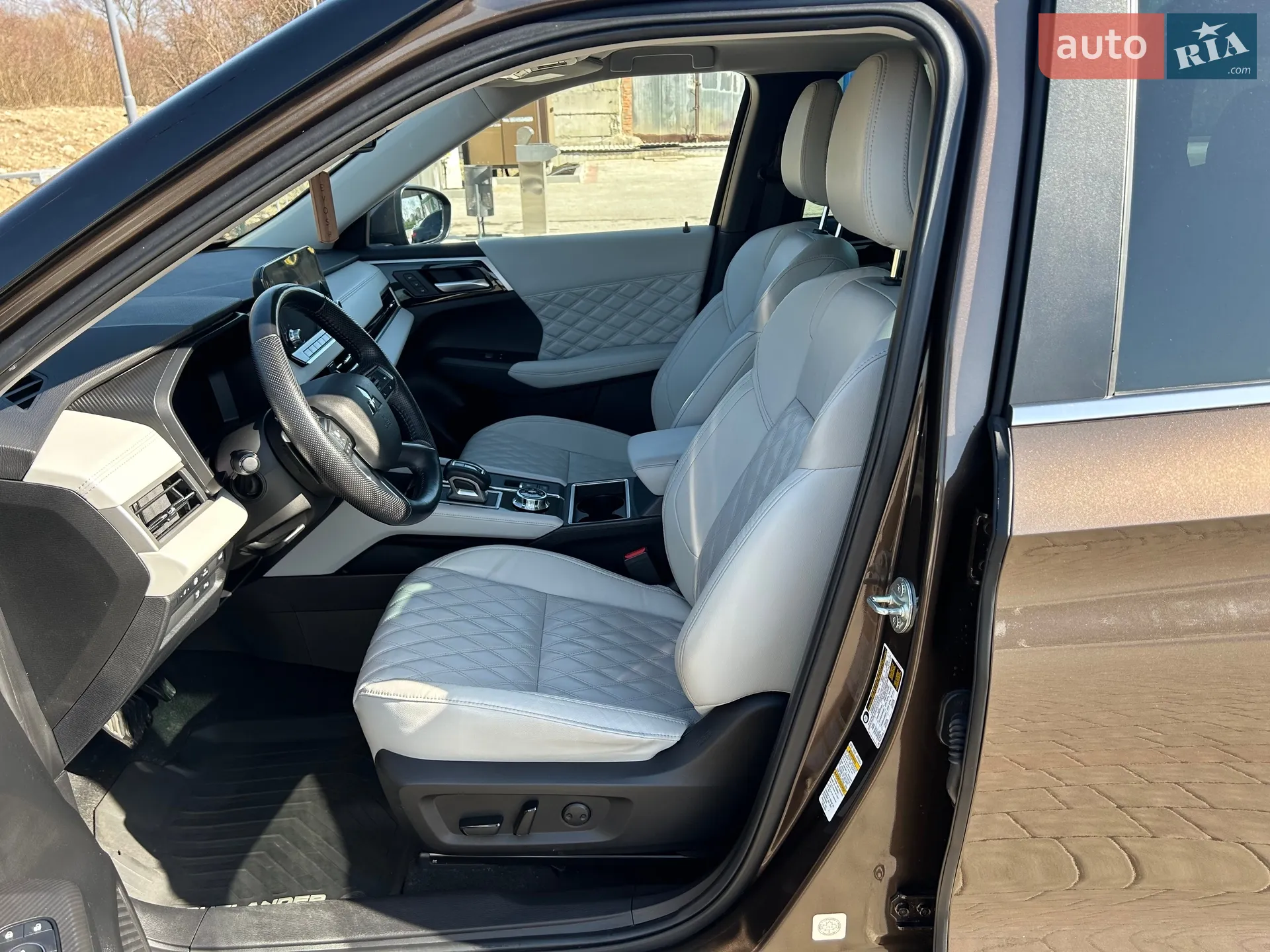 2023 Mitsubishi Outlander - мініатюра 12