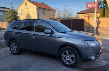 Позашляховик / Кросовер Mitsubishi Outlander 2012 в Києві