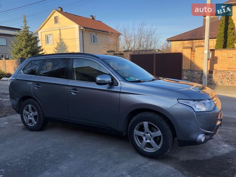 Mitsubishi Outlander 2012
