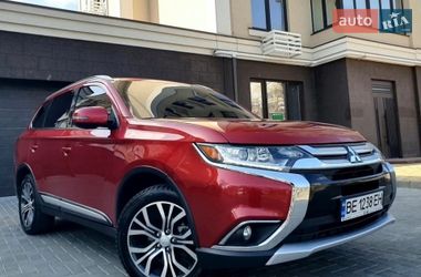 Внедорожник / Кроссовер Mitsubishi Outlander 2017 в Николаеве