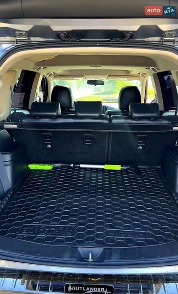 Внедорожник / Кроссовер Mitsubishi Outlander 2017 в Буче