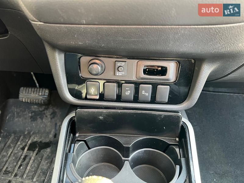 Внедорожник / Кроссовер Mitsubishi Outlander 2018 в Киеве