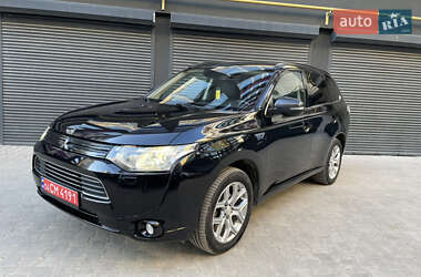 Внедорожник / Кроссовер Mitsubishi Outlander 2014 в Хмельницком