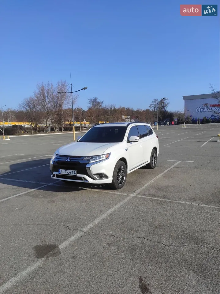 2020 Mitsubishi Outlander - мініатюра 14