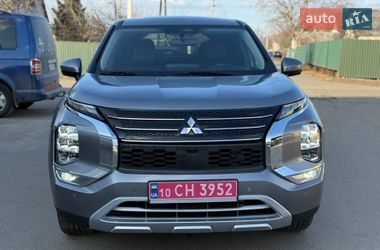Позашляховик / Кросовер Mitsubishi Outlander 2021 в Києві