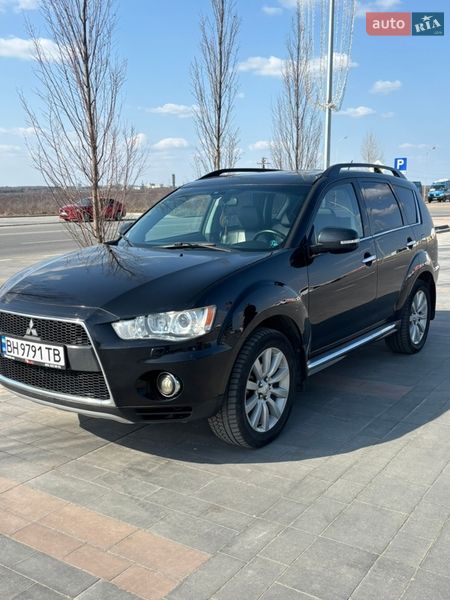Mitsubishi Outlander 2011