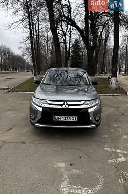 Внедорожник / Кроссовер Mitsubishi Outlander 2015 в Подольске