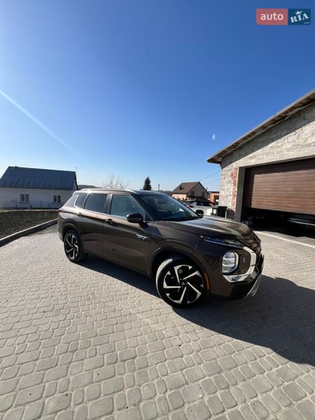 Позашляховик / Кросовер Mitsubishi Outlander 2023 в Львові