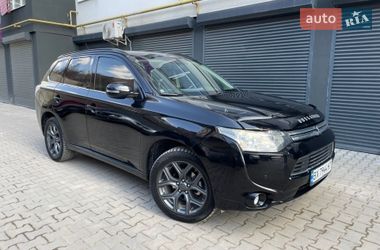 Внедорожник / Кроссовер Mitsubishi Outlander 2014 в Хмельницком
