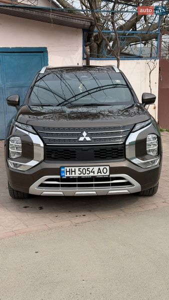 Mitsubishi Outlander 2021