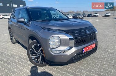 Позашляховик / Кросовер Mitsubishi Outlander 2022 в Львові