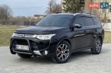 Внедорожник / Кроссовер Mitsubishi Outlander 2015 в Львове