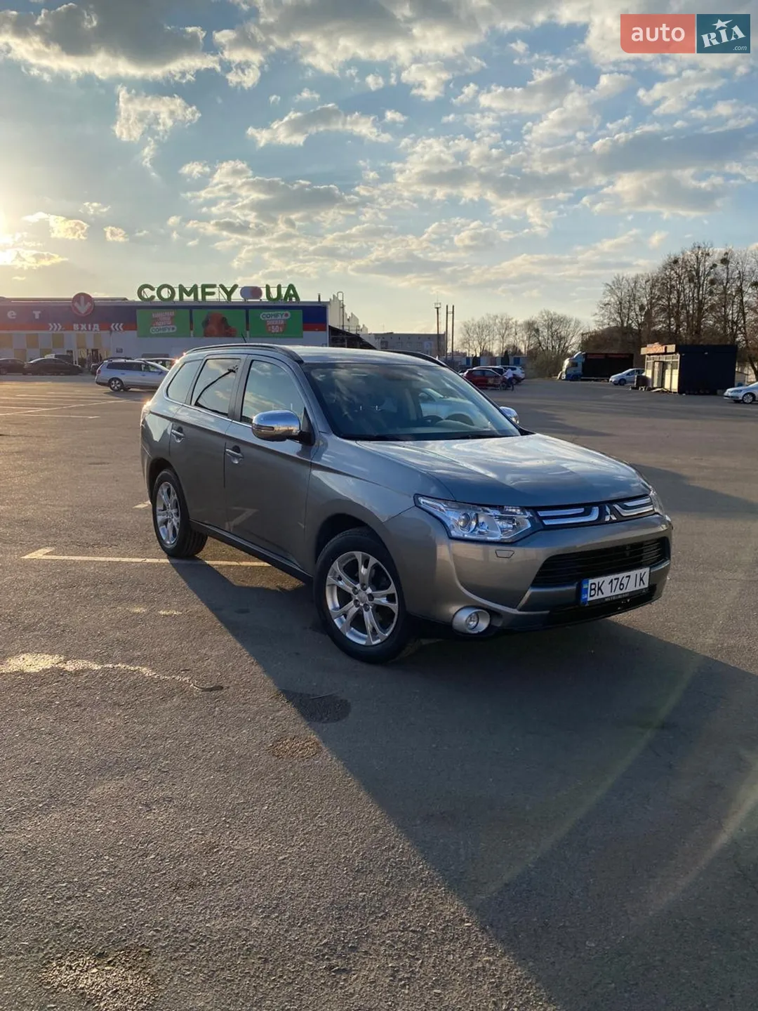 2013 Mitsubishi Outlander - фото 1