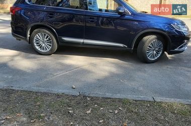 Позашляховик / Кросовер Mitsubishi Outlander 2016 в Чернігові