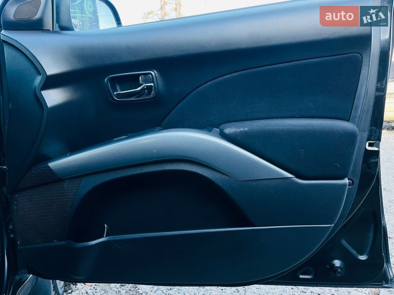 Внедорожник / Кроссовер Mitsubishi Outlander 2008 в Харькове