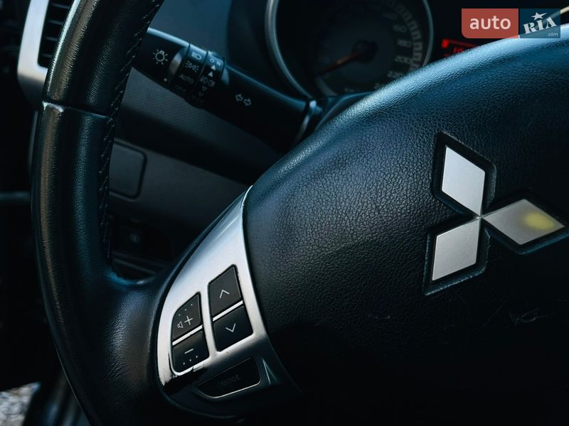 Внедорожник / Кроссовер Mitsubishi Outlander 2008 в Харькове