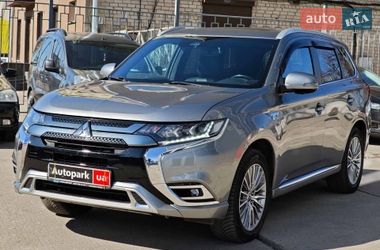 Позашляховик / Кросовер Mitsubishi Outlander 2021 в Харкові