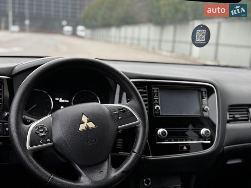 Внедорожник / Кроссовер Mitsubishi Outlander 2020 в Киверцах