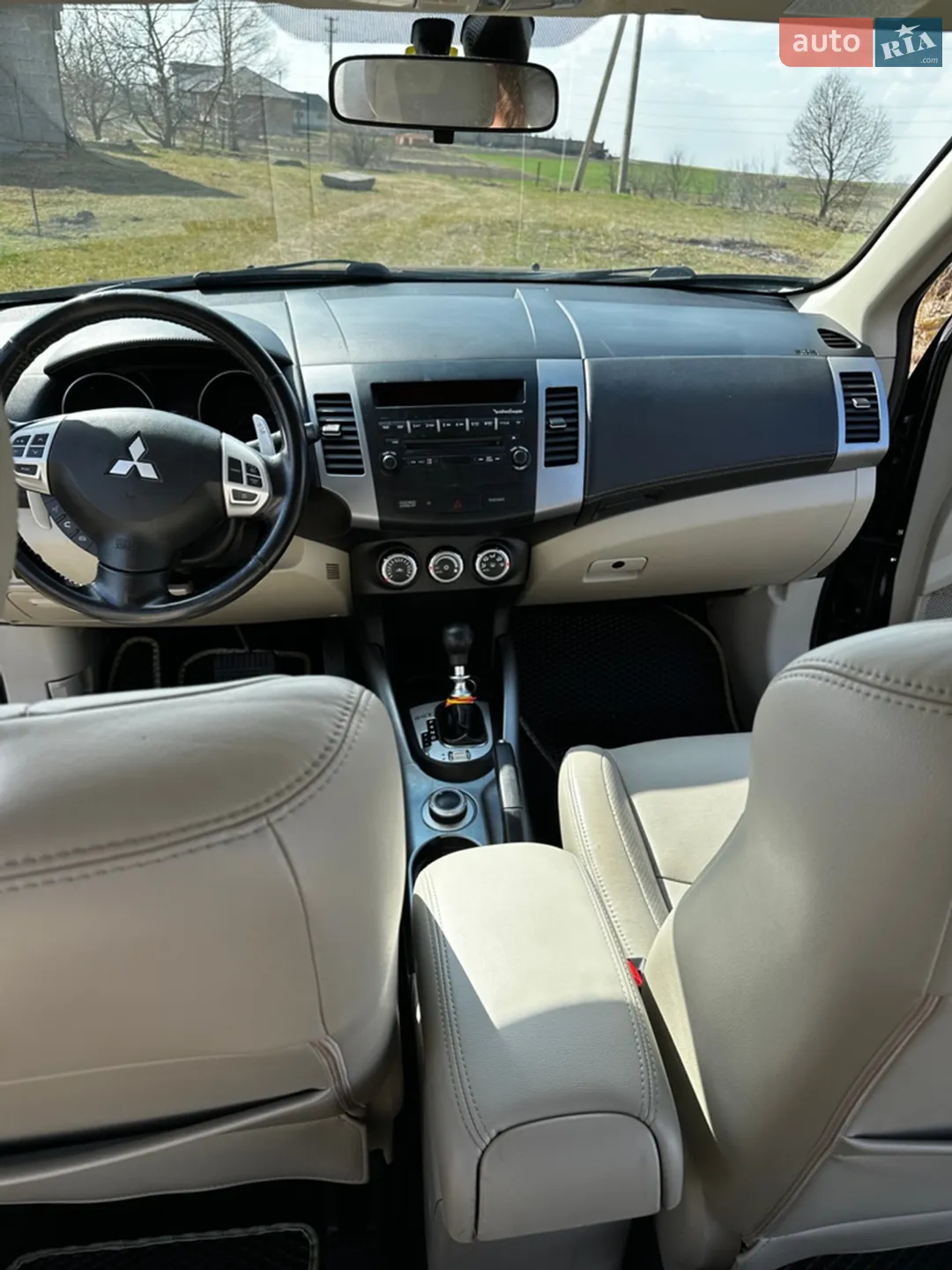 2010 Mitsubishi Outlander - мініатюра 10