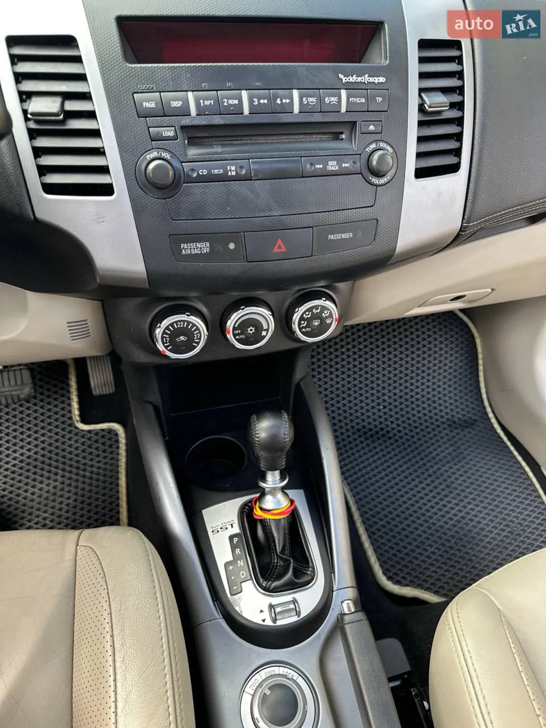 2010 Mitsubishi Outlander - мініатюра 14