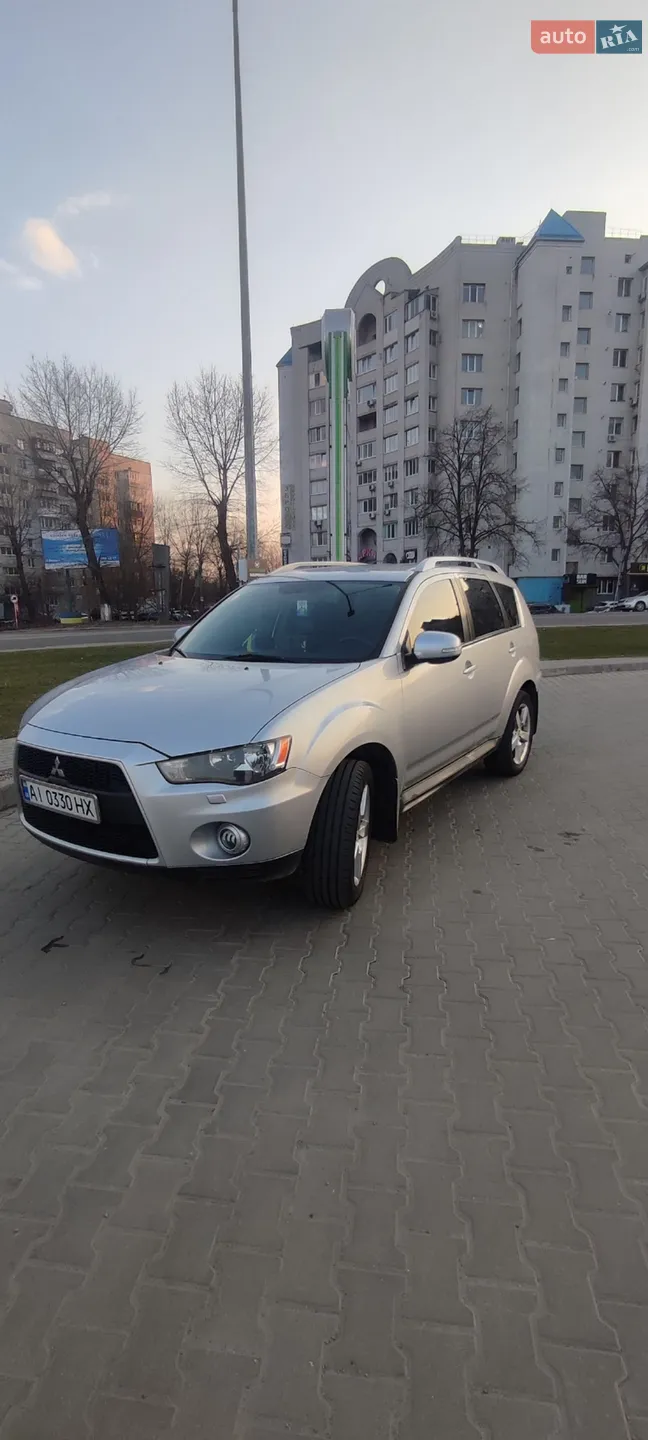 2010 Mitsubishi Outlander - мініатюра 3