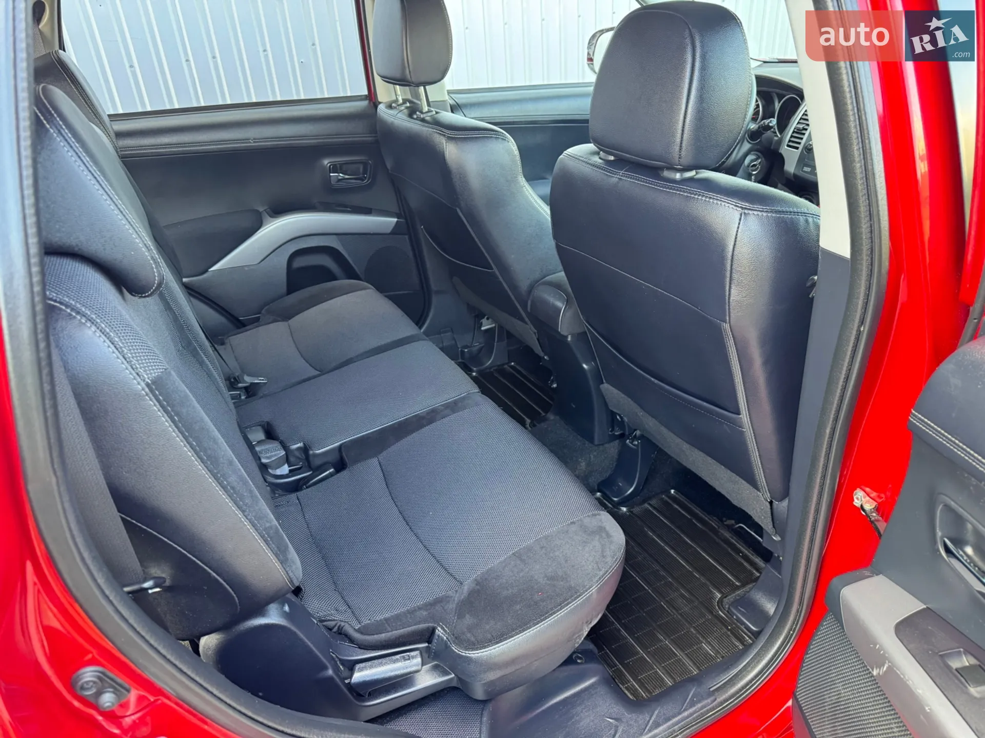 2012 Mitsubishi Outlander - мініатюра 17