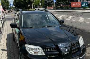 Позашляховик / Кросовер Mitsubishi Outlander 2004 в Рівному