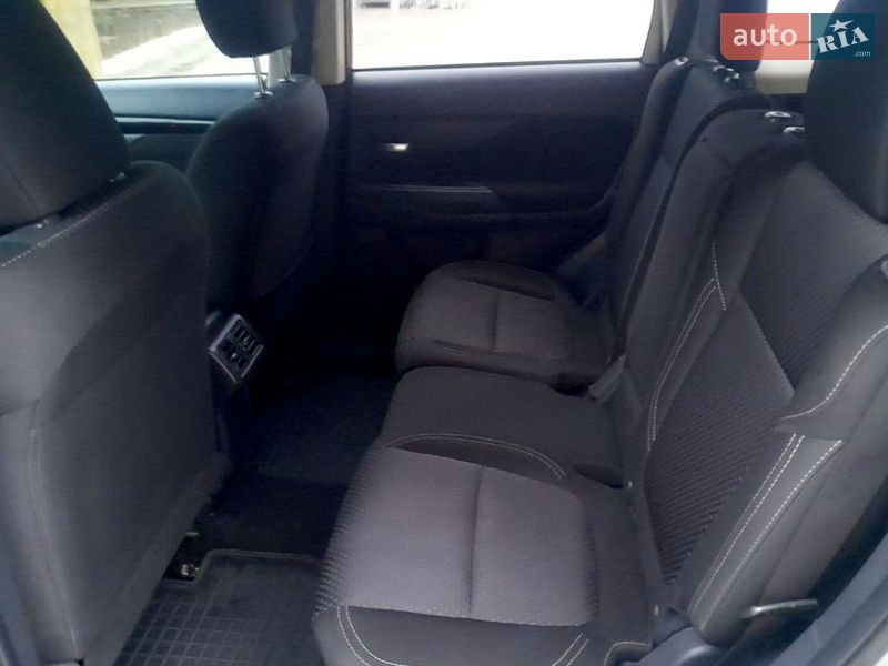 Внедорожник / Кроссовер Mitsubishi Outlander 2019 в Полтаве