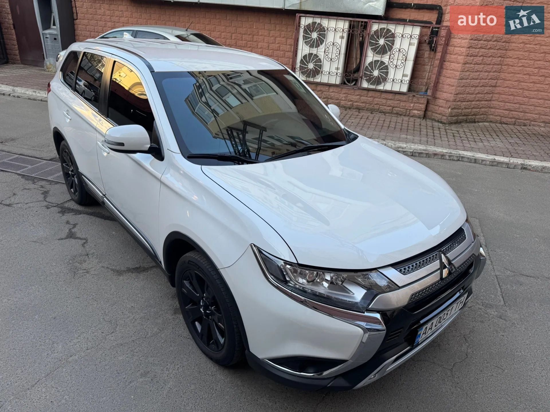 2019 Mitsubishi Outlander - мініатюра 11