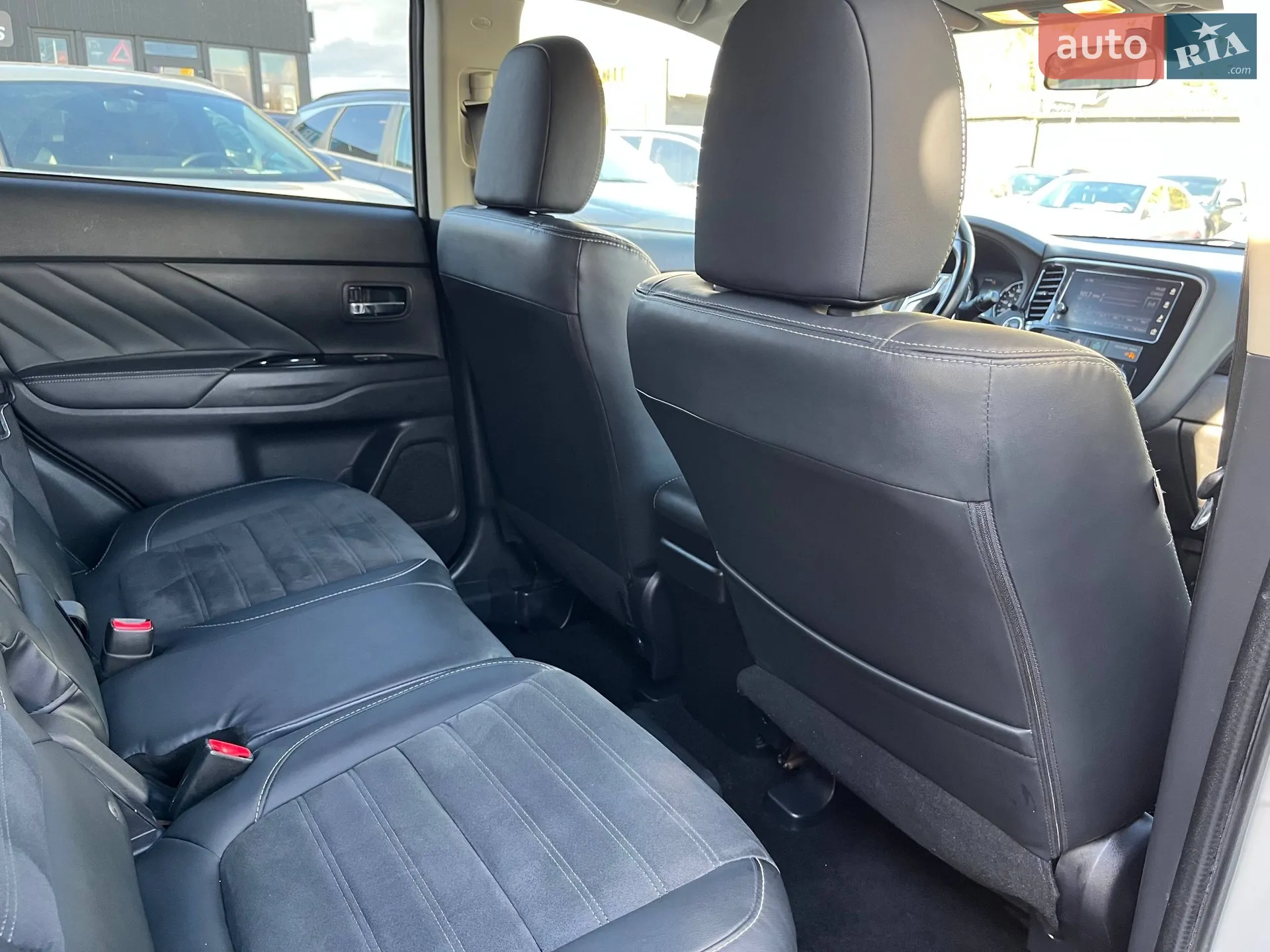 2018 Mitsubishi Outlander - мініатюра 25