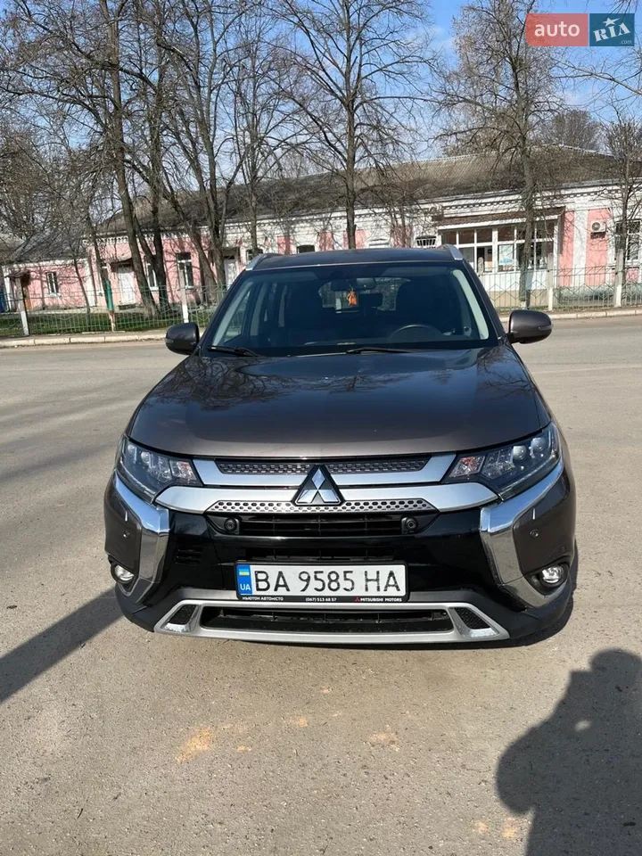 2021 Mitsubishi Outlander - мініатюра 16