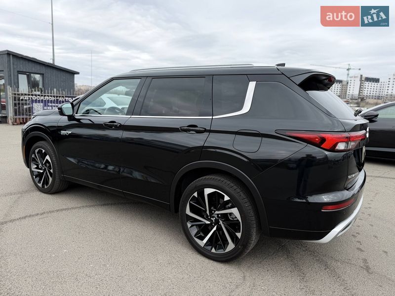 Внедорожник / Кроссовер Mitsubishi Outlander 2024 в Кривом Роге