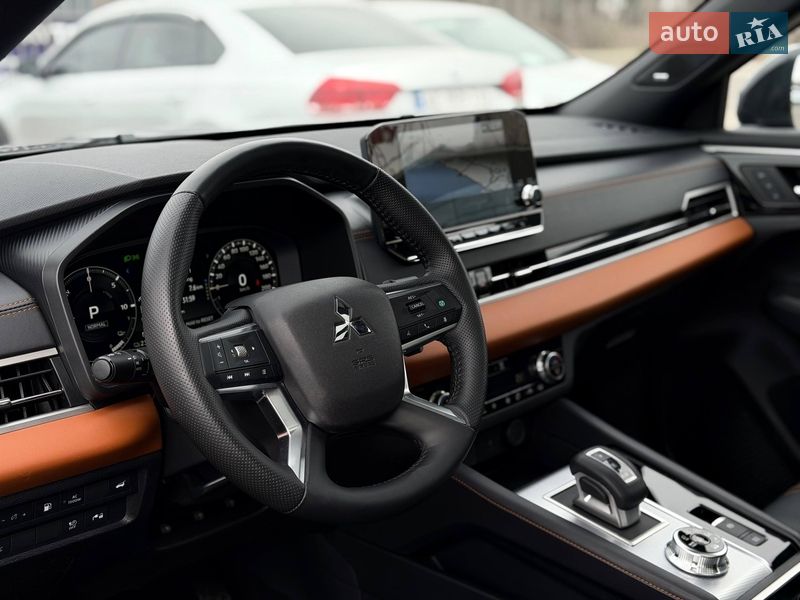 Внедорожник / Кроссовер Mitsubishi Outlander 2024 в Кривом Роге