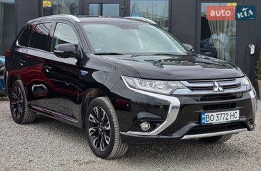 Позашляховик / Кросовер Mitsubishi Outlander 2016 в Тернополі