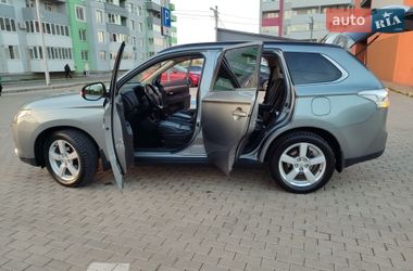 Внедорожник / Кроссовер Mitsubishi Outlander 2013 в Львове
