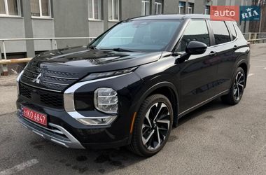 Внедорожник / Кроссовер Mitsubishi Outlander 2022 в Киеве
