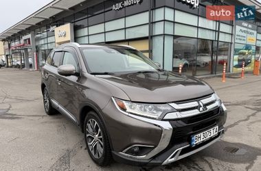 Позашляховик / Кросовер Mitsubishi Outlander 2017 в Одесі