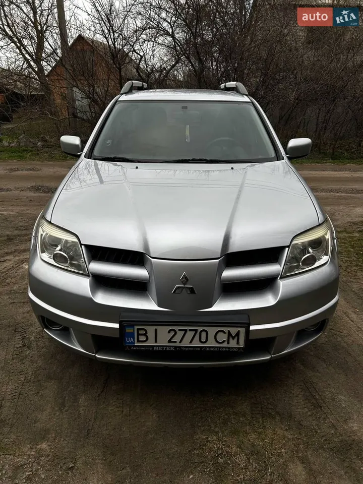 2010 Mitsubishi Outlander - мініатюра 12