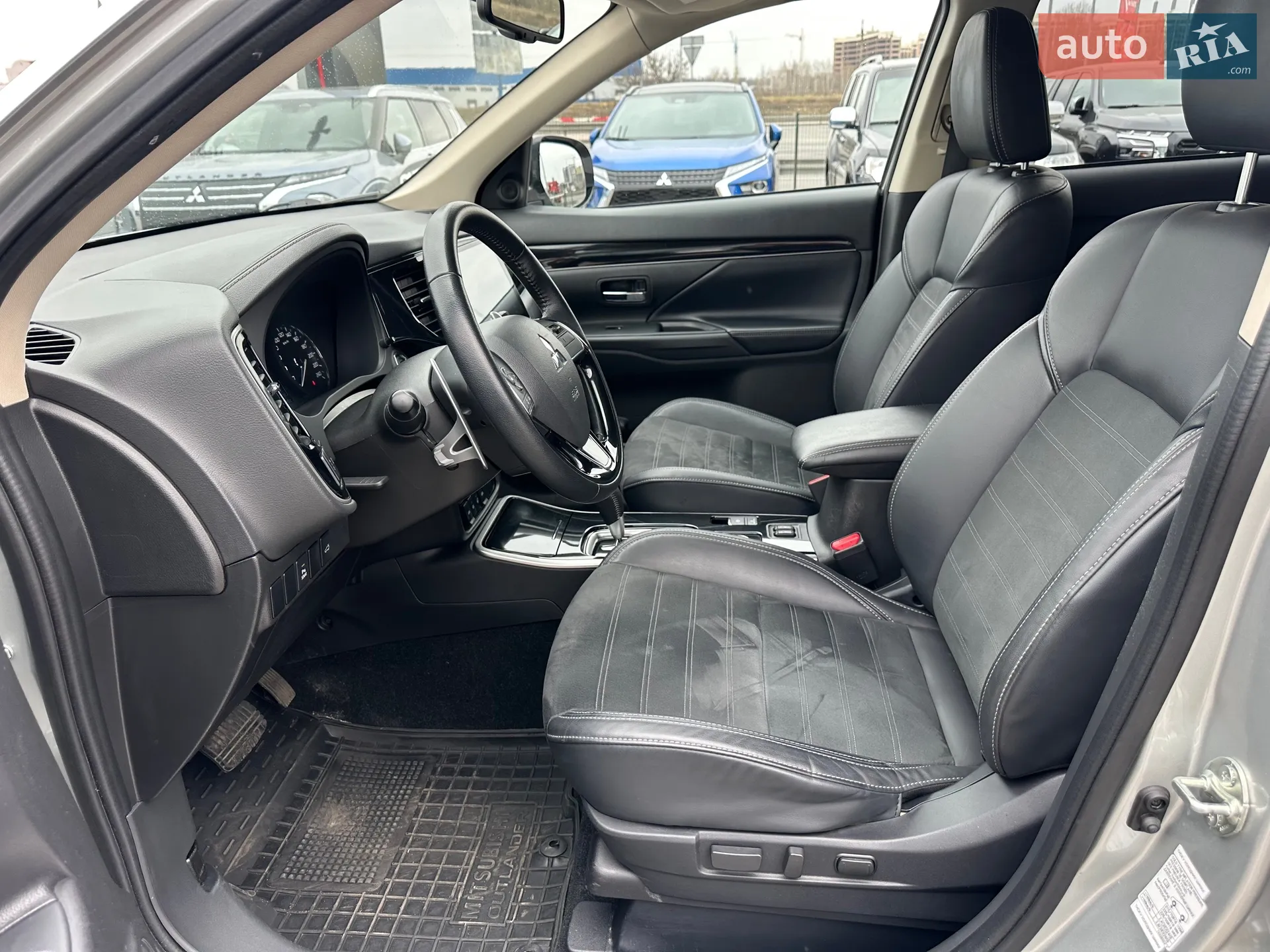 2022 Mitsubishi Outlander - мініатюра 17