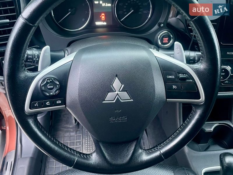 Внедорожник / Кроссовер Mitsubishi Outlander 2014 в Буче