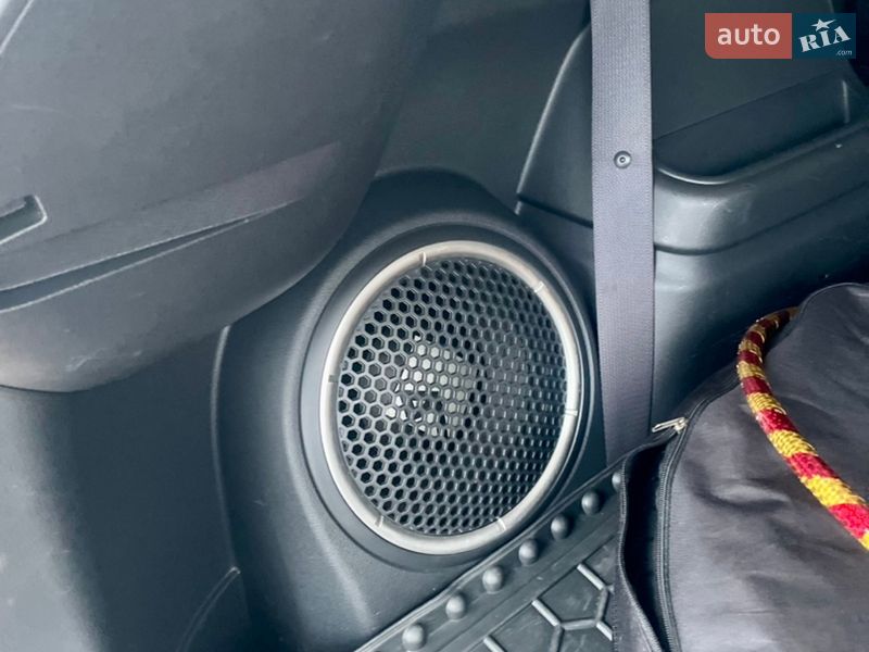 Внедорожник / Кроссовер Mitsubishi Outlander 2014 в Буче