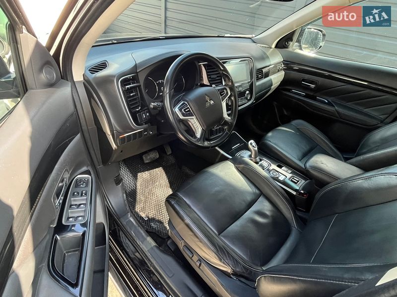 Внедорожник / Кроссовер Mitsubishi Outlander 2017 в Белой Церкви