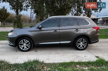 Позашляховик / Кросовер Mitsubishi Outlander 2015 в Києві