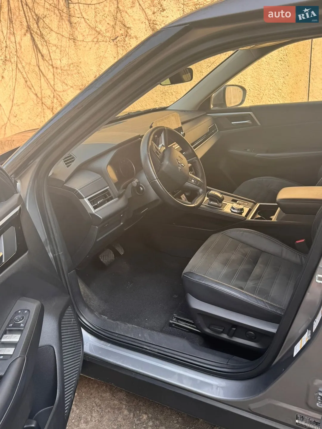 2022 Mitsubishi Outlander - мініатюра 8