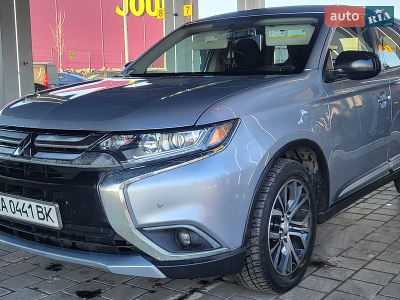 Mitsubishi Outlander 2016